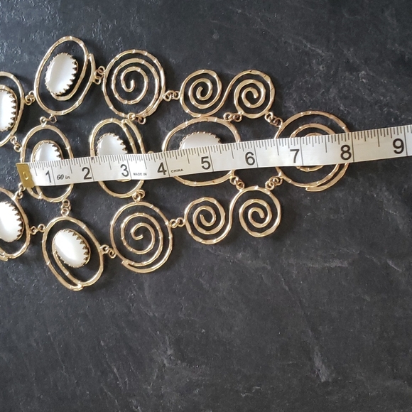 BCBG necklace Brand new, never worn - Picture 5 of 9